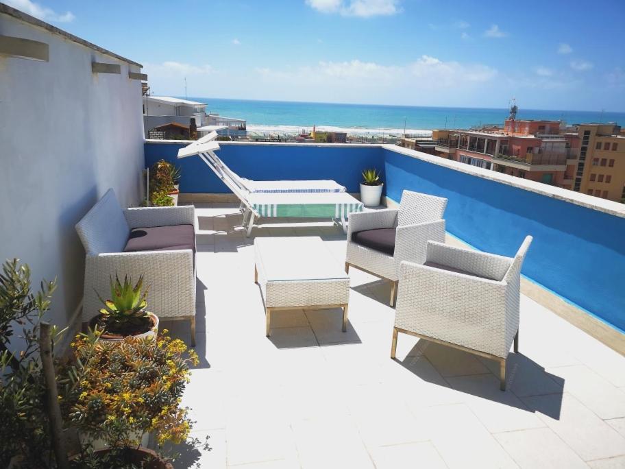 Attico Lux Apartment Lido di Ostia Bagian luar foto